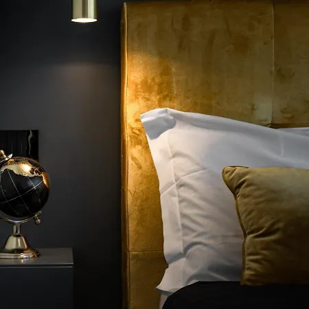 Luxury In The Jungle * Formello