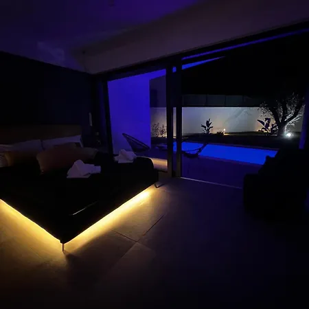 Luxury In The Jungle Formello