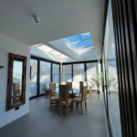 فيلة Luxury In The Jungle